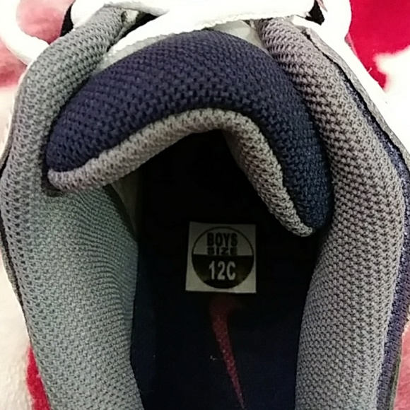 Children's Nike - Picture 8 of 8